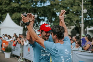 开云体育-“全力奔跑！武汉马拉松激烈角逐中”