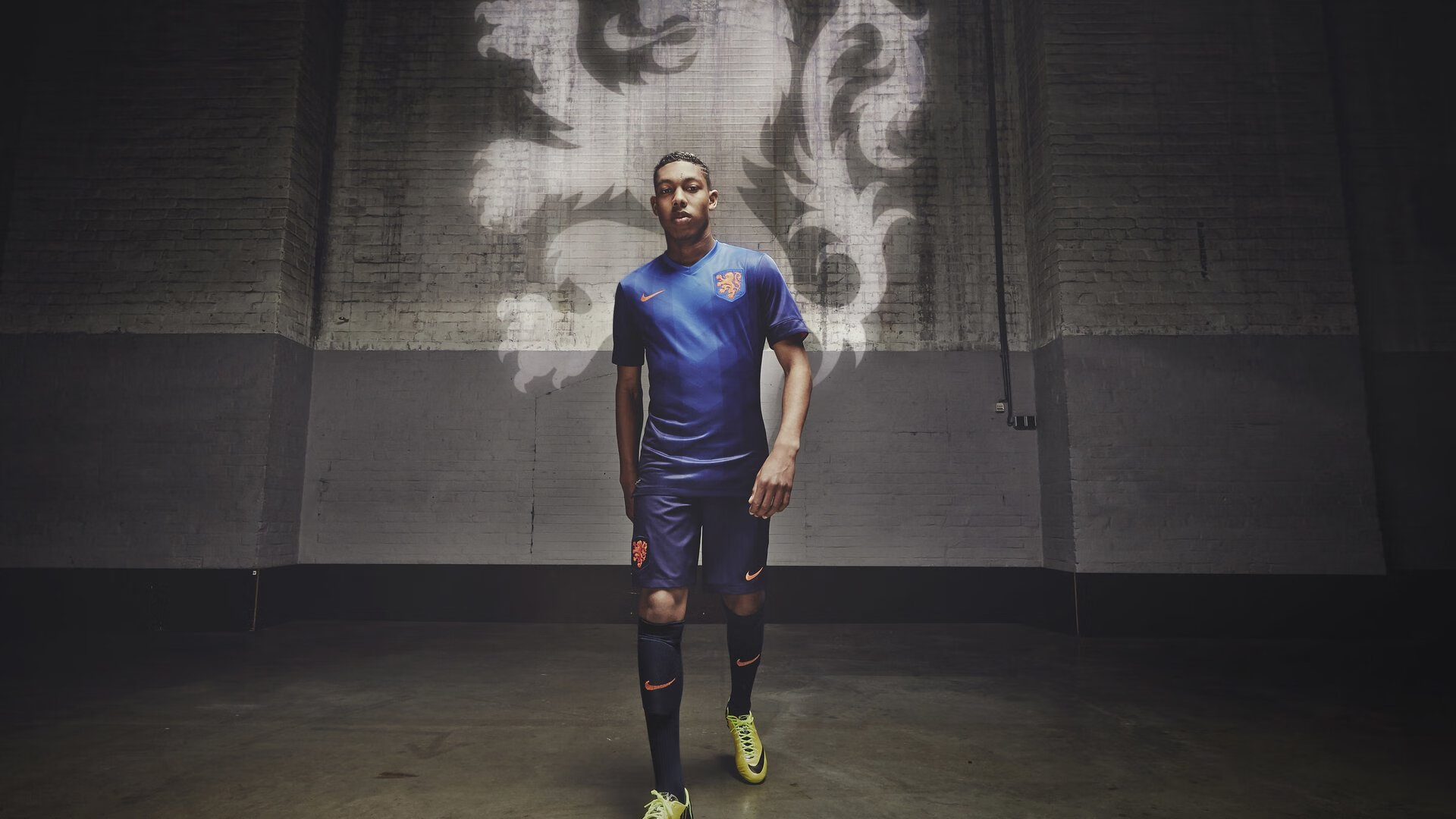 赛尔·阿尔斯塔：全面提升南非队防线能力，领军冲击世界冠军，阿尔纳塞尔